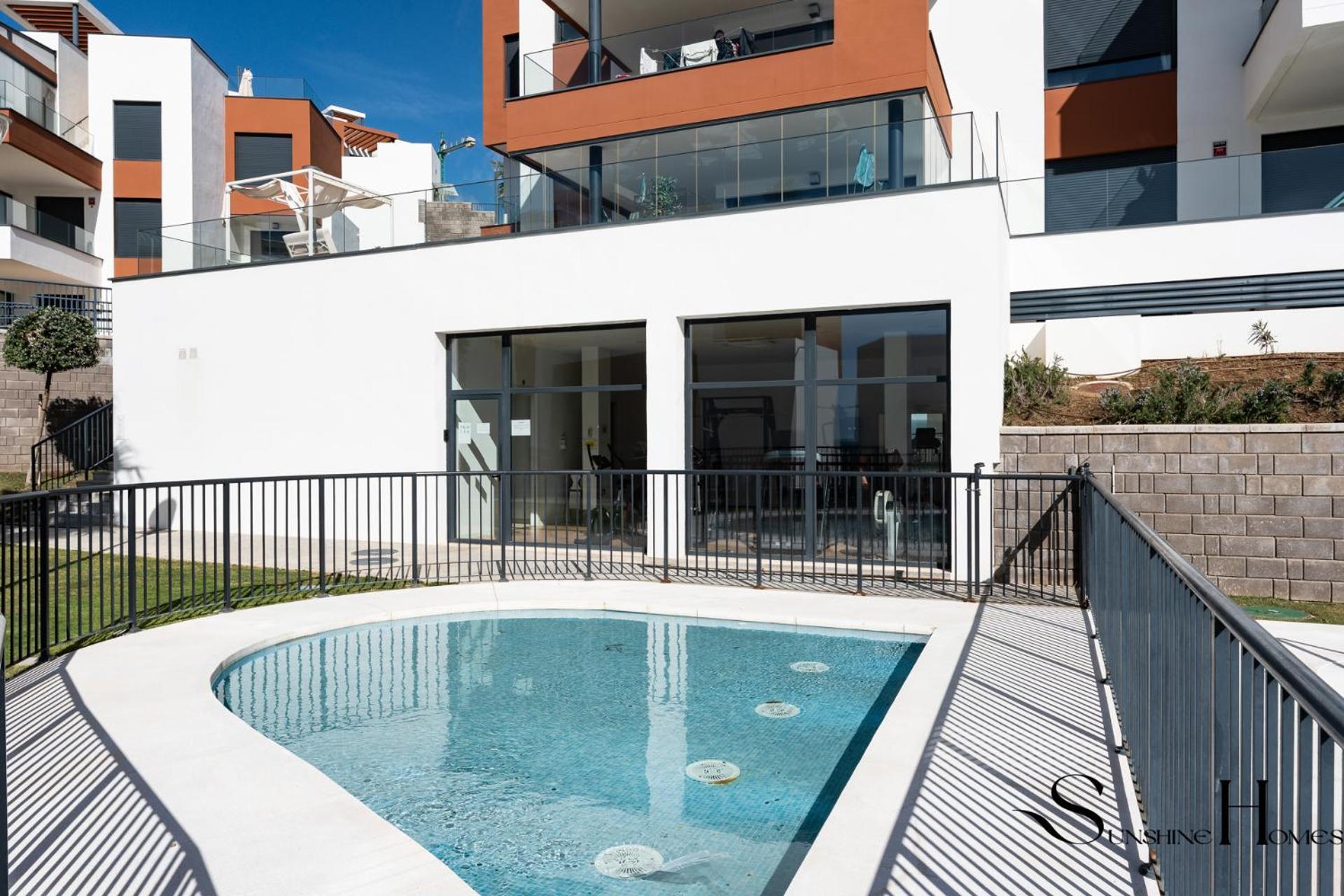 Luxury Beach Escape With Pools, Gym & Sauna ฟูเอนฮิโรลา ภายนอก รูปภาพ